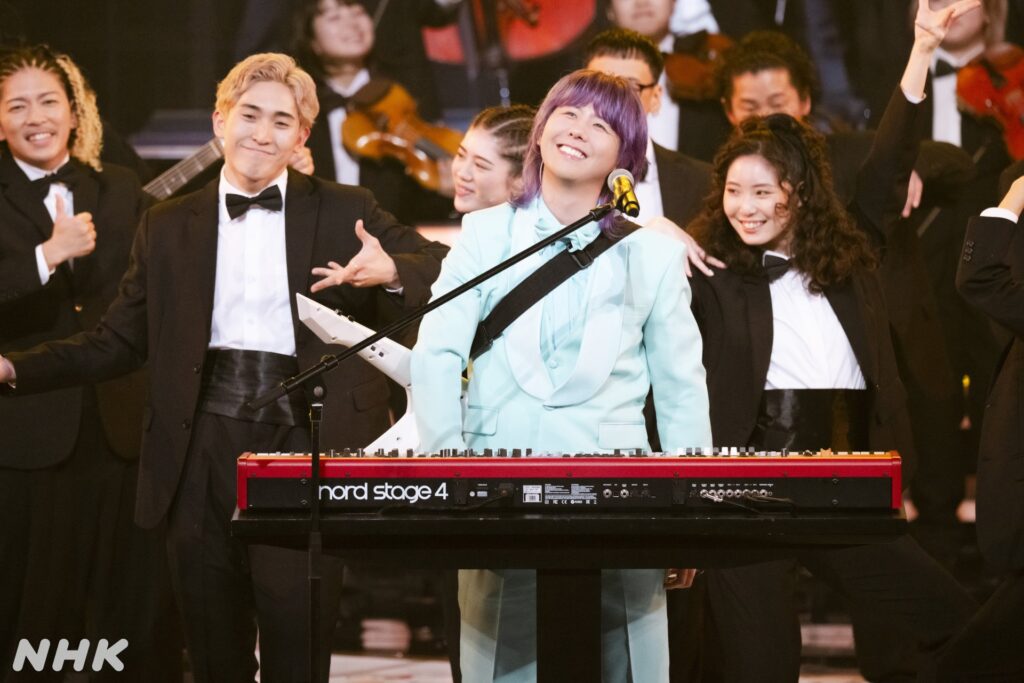 藤澤涼架のスカートなぜ?2025年の紅白の衣装